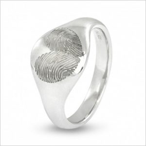 Ring met vingerafdruk in hartvorm