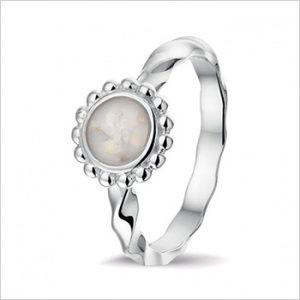 Gedraaide ring met ronde asruimte