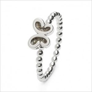 Zilveren ring met vlinder