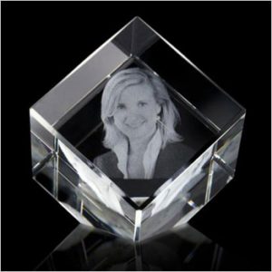 Gedenkglas-Kubus-schuin