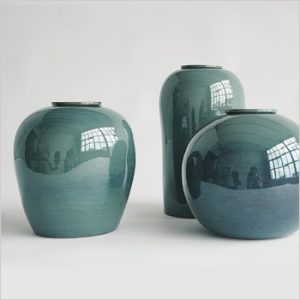 Groen en blauw keramische urn